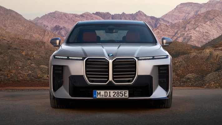 BMW i760 xDrive 2027. Desktop wallpaper