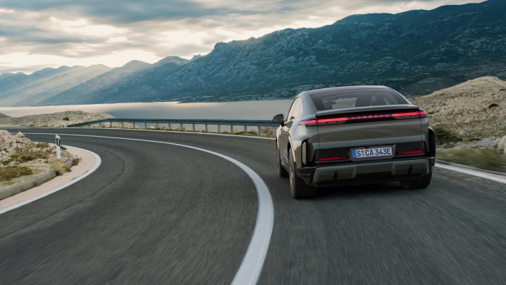 Porsche Cayenne Turbo Coupé Electric 2027. Desktop wallpaper