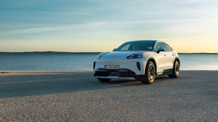 Porsche Cayenne S Coupé Electric 2027. Desktop wallpaper