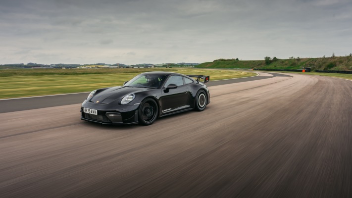 Porsche 911 GT3 Manthey Kit UK Version 2026. Desktop wallpaper