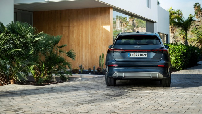 Audi Q4 e-tron 2027. Desktop wallpaper