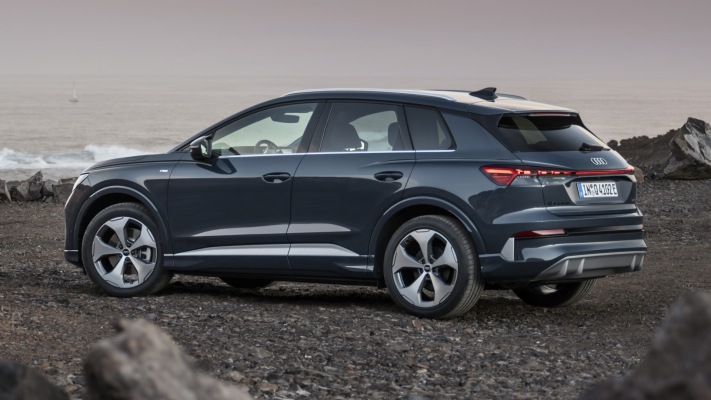 Audi Q4 e-tron 2027. Desktop wallpaper