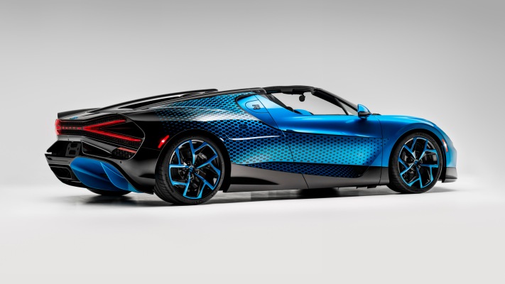 Bugatti W16 Mistral Fly Bug 2026. Desktop wallpaper