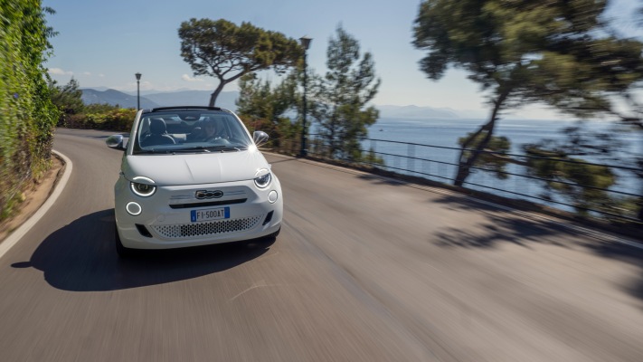 Fiat 500 Dolcevita 2026. Desktop wallpaper