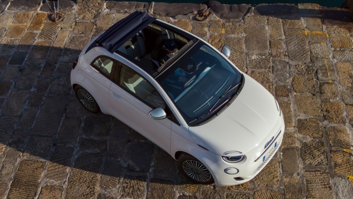 Fiat 500 Dolcevita 2026. Desktop wallpaper