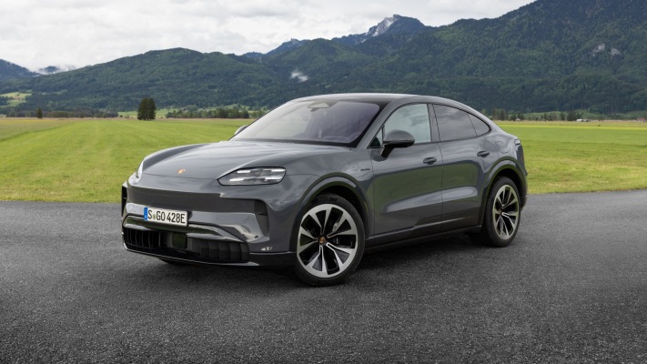 Porsche Cayenne Coupé Electric 2027. Desktop wallpaper