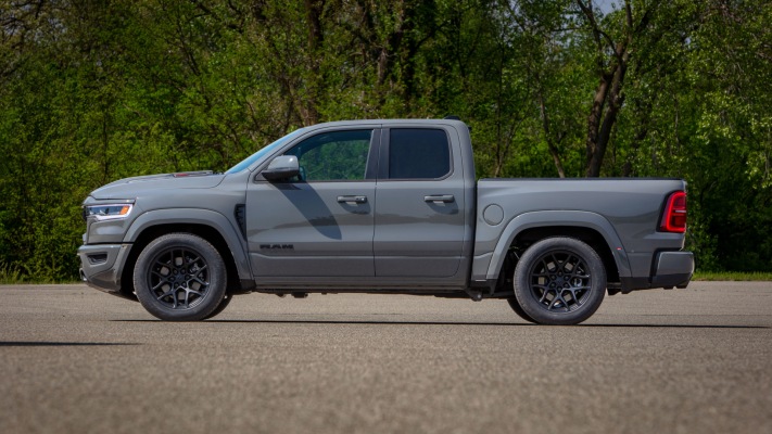 Ram 1500 Rumble Bee 2027. Desktop wallpaper
