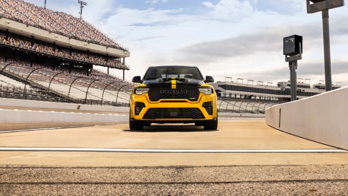 Ram 1500 Rumble Bee SRT 2027. Desktop wallpaper