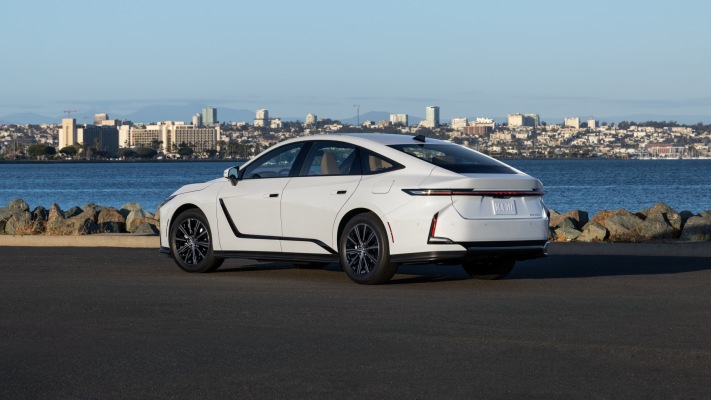 Lexus ES 350h Premium Plus USA Version 2026. Desktop wallpaper