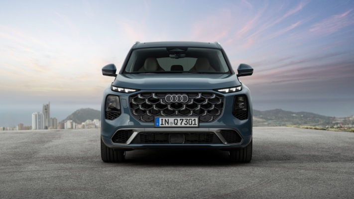 Audi Q7 2027. Desktop wallpaper
