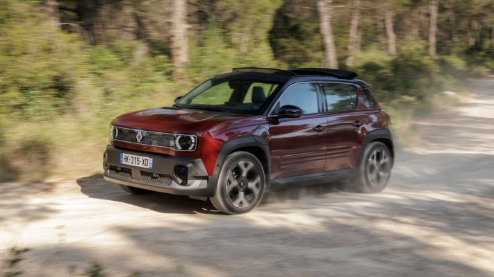 Renault 4 E-Tech Plein Sud 2026. Desktop wallpaper