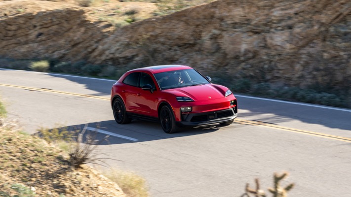 Porsche Macan GTS USA Version 2026. Desktop wallpaper