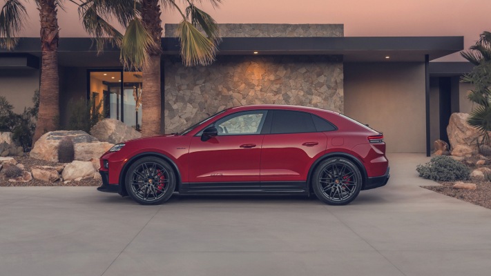 Porsche Macan GTS USA Version 2026. Desktop wallpaper