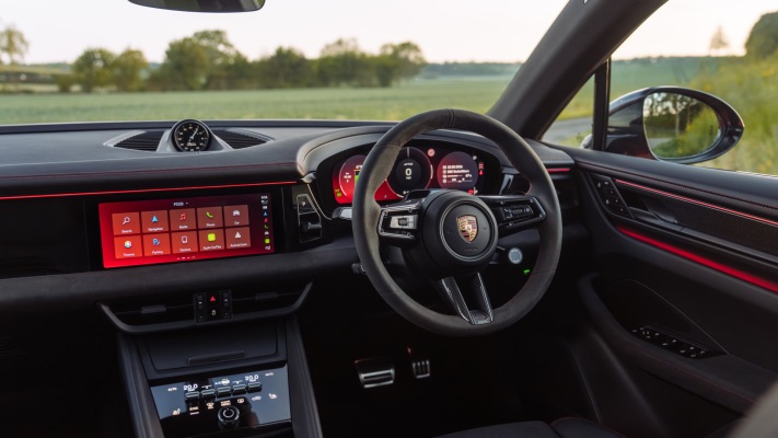 Porsche Macan GTS UK Version 2026. Desktop wallpaper