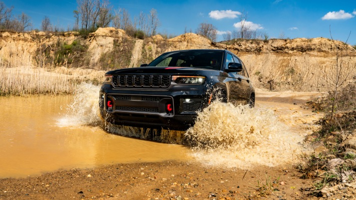 Jeep Grand Cherokee Trailhawk 2027. Desktop wallpaper