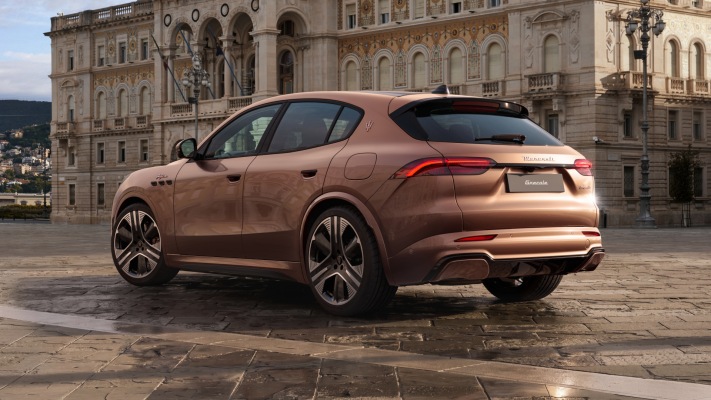 Maserati Grecale Folgore 2027. Desktop wallpaper