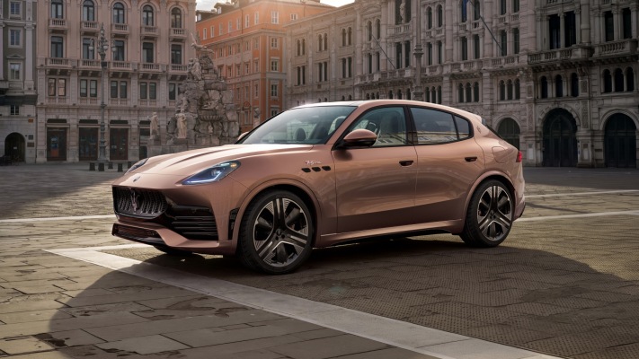 Maserati Grecale Folgore 2027. Desktop wallpaper