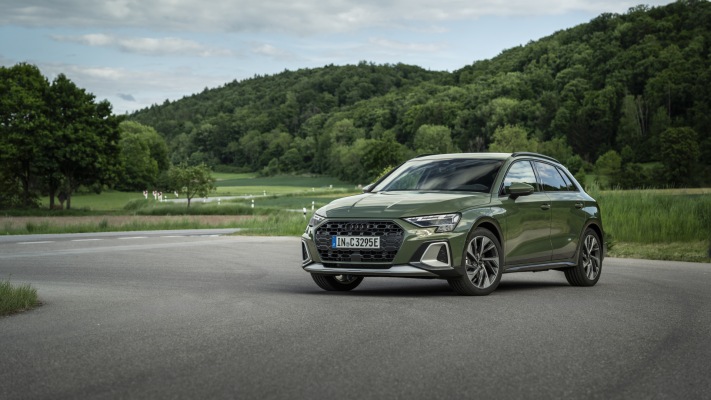 Audi A3 Allstreet e-hybrid 2027. Desktop wallpaper