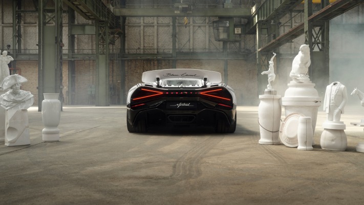 Bugatti W16 Mistral Blanc Éternel 2026. Desktop wallpaper