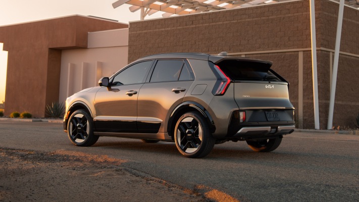 Kia Niro USA Version 2027. Desktop wallpaper