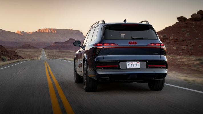 Audi Q9 2027. Desktop wallpaper