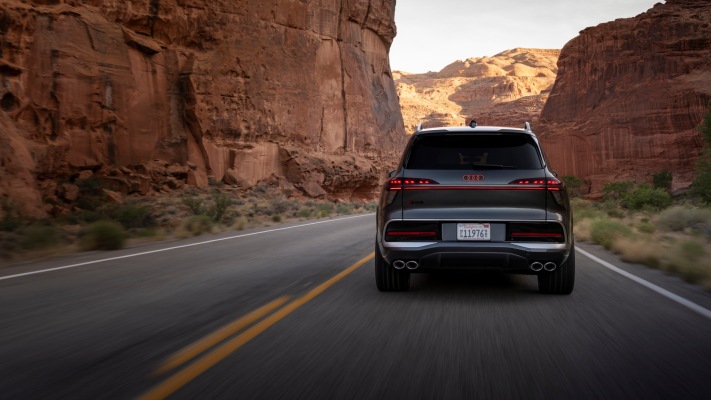 Audi SQ9 2027. Desktop wallpaper