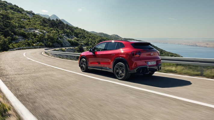 Mercedes-Benz GLA 2027. Desktop wallpaper