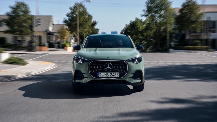 Mercedes-Benz GLA Hybrid 2027. Desktop wallpaper