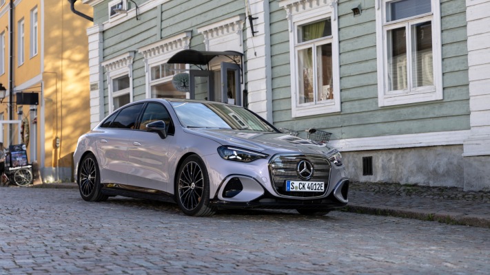 Mercedes-Benz C 400 4MATIC Electric 2027. Desktop wallpaper