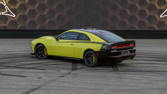 Dodge Charger Super Bee Launch Edition 2027. Desktop wallpaper