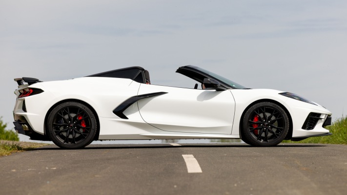 Chevrolet Corvette Stingray Convertible EU Version 2026. Desktop wallpaper