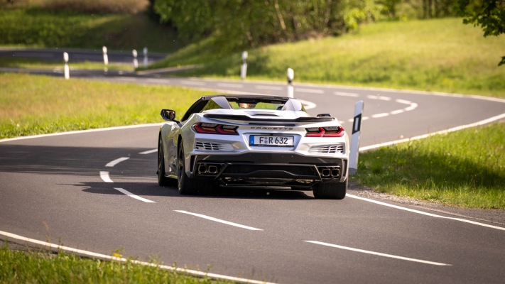 Chevrolet Corvette E-Ray Convertible EU Version 2026. Desktop wallpaper