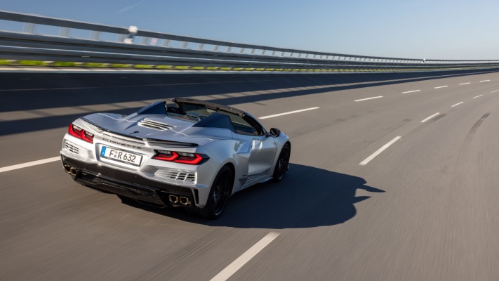 Chevrolet Corvette E-Ray Convertible EU Version 2026. Desktop wallpaper