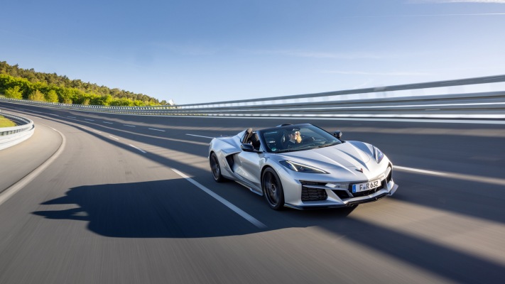Chevrolet Corvette E-Ray Convertible EU Version 2026. Desktop wallpaper
