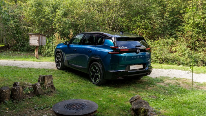 Citroën C5 Aircross Émeraude 2027. Desktop wallpaper