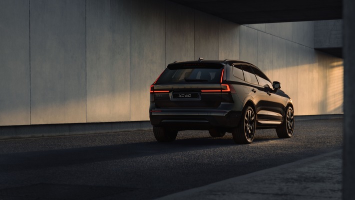 Volvo XC60 Black Edition 2027. Desktop wallpaper