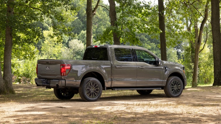 Ford F-150 XLT 2027. Desktop wallpaper