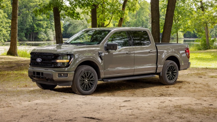 Ford F-150 XLT 2027. Desktop wallpaper