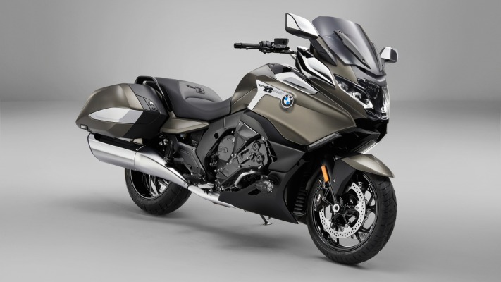 BMW K1600B. Desktop wallpaper