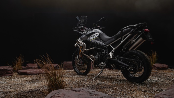 Triumph Tiger 900. Desktop wallpaper