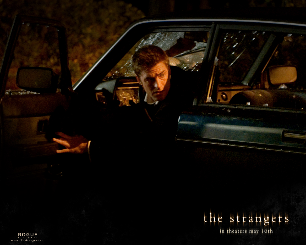 Незнакомцы все части. “The strangers” (Bryan Bertino, 2008). The stranger.