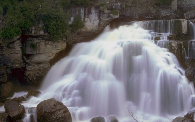 Waterfalls. Desktop wallpaper