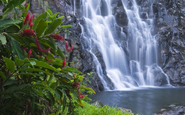 Waterfalls. Desktop wallpaper