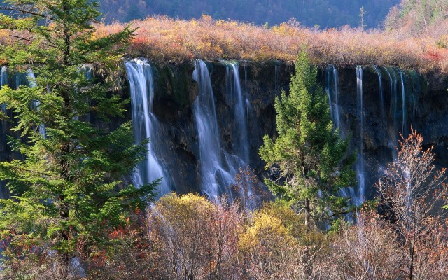 Waterfalls. Desktop wallpaper