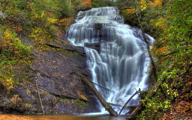 Waterfalls. Desktop wallpaper