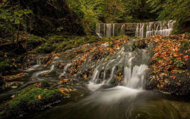 Waterfalls. Desktop wallpaper