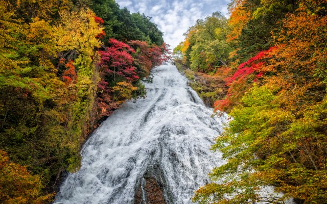 Waterfalls. Desktop wallpaper