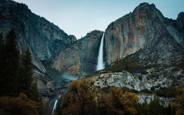 Waterfalls. Desktop wallpaper