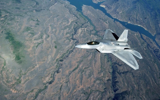 F-22 Raptor. Desktop wallpaper