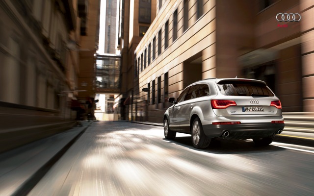 Audi Q7 2013. Desktop wallpaper